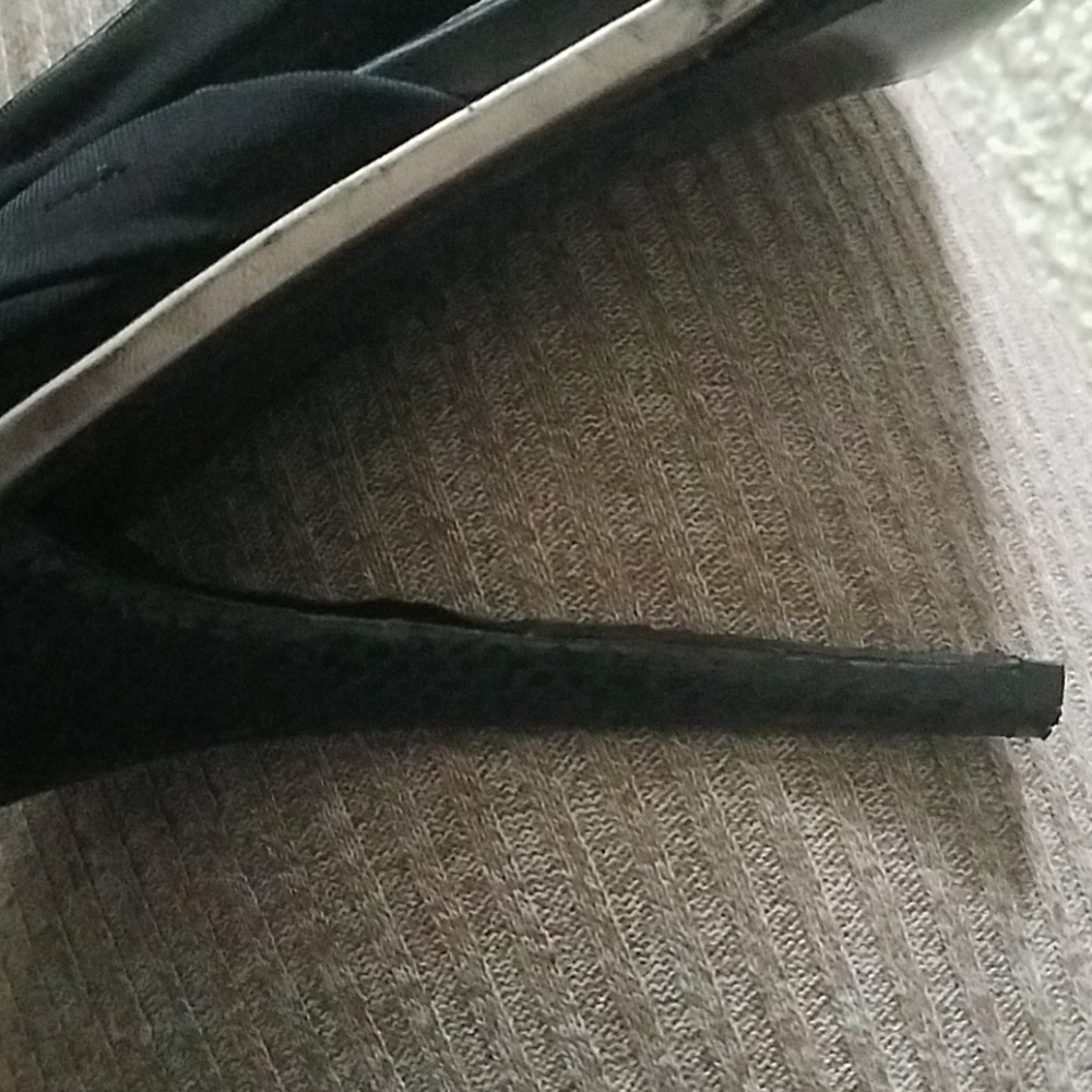 Shoes - Picture 5 of 6